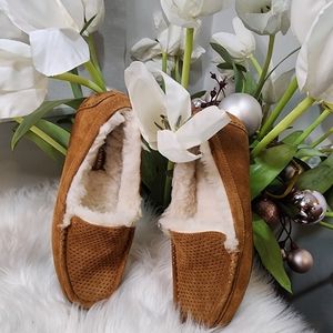 Koolaburra by UGG Perf Suede Slippers new